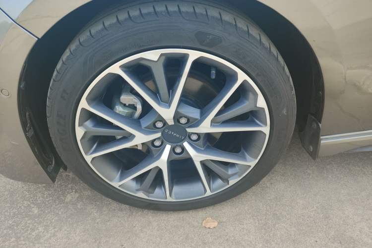 Used Lynk & Co 03 2022 1.5TD DCT JingPro Left Front Wheel Hub