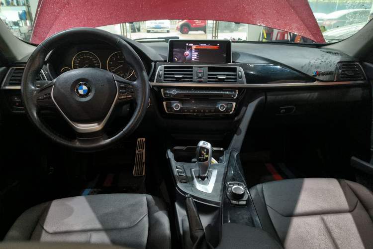 Used BMW 3 Series 2017 320Li Fashion Model
