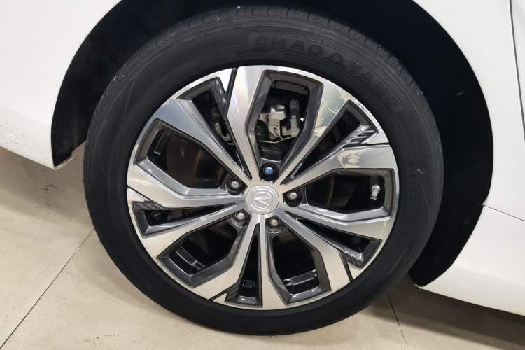 Used CHANGAN Eado 2021 PLUS Blue Whale NE 1.4T GDI DCT Flagship Model Right Rear Wheel Hub