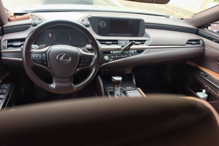 Used Lexus ES 2020 200 Excellence Edition
