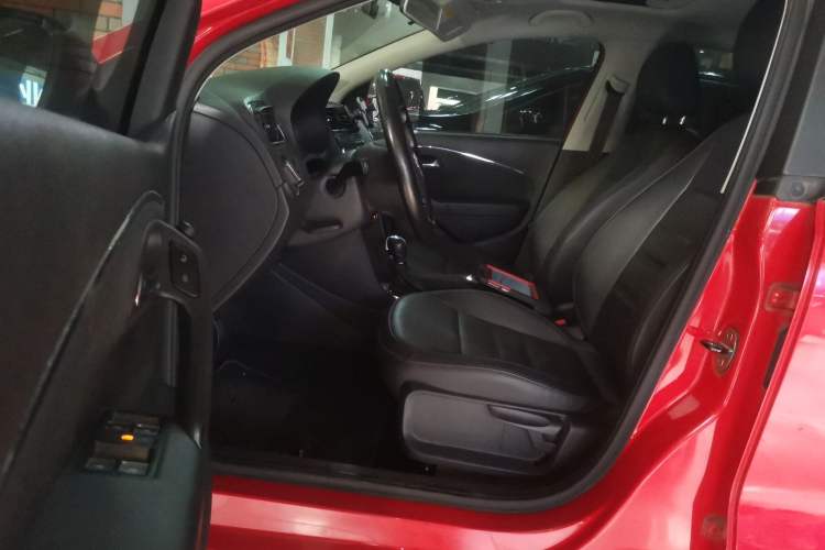 Used Volkswagen Polo 2018 1.5L Automatic Luxury Edition Driver Seat