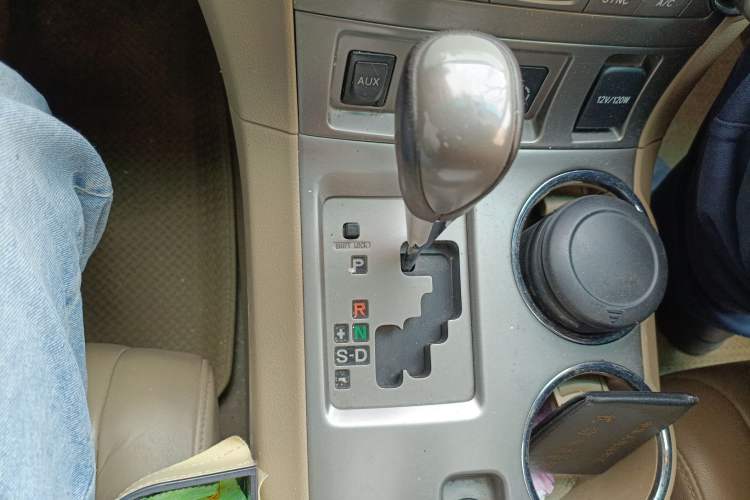 Used Toyota Highlander 2011 2.7L Two-Wheel Drive 7-Seater Luxury Navigation Edition
