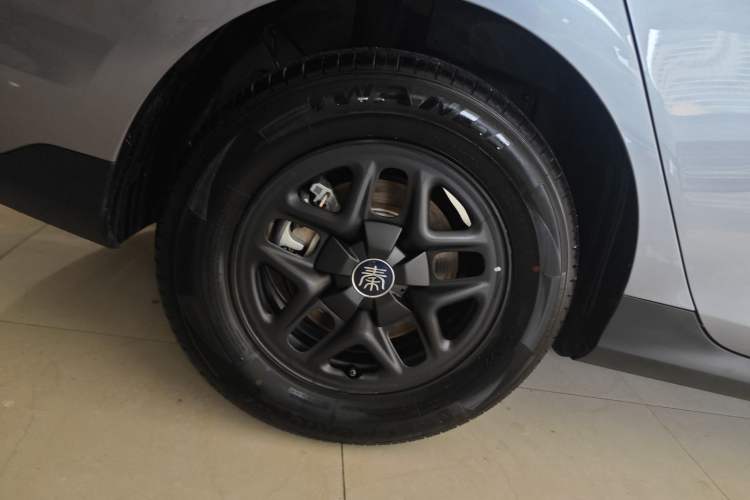 Used BYD Qin PLUS 2025 DM-i Smart Drive 55KM Leading Model
