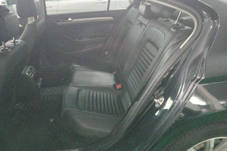 Used Volkswagen Magotan 2017 280TSI DSG Leading Edition
