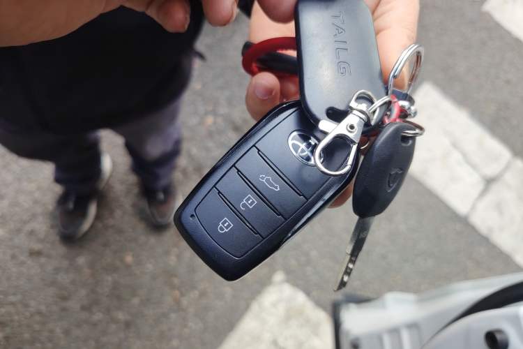 Used Toyota RAV4 2024 2.0L CVT Two-Wheel Drive Fashion Plus Edition
