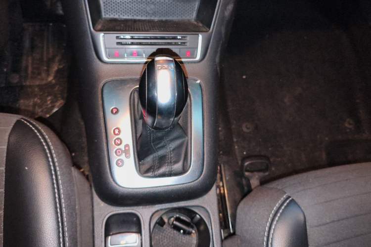 Used Volkswagen Tiguan L 2016 280TSI Automatic Two-Wheel-Drive Silk Road Style Edition
