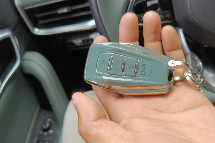 Used Geely Auto Haoyue L 2023 2.0T DCT Prestige Edition