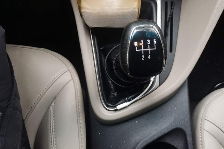 Used Buick GT 2016 15N Manual Elite Edition Gear Lever