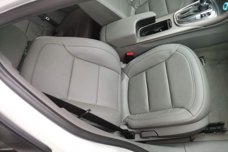 Used Chevrolet Malibu 2014 2.0L Automatic Luxury Edition Right Front Seat