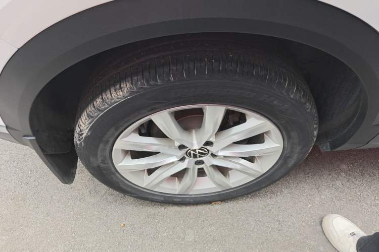 Used Volkswagen T-ROC 2021 Revised Version 280TSI DSG Two-Wheel Drive Elite Connect Edition Right Rear Wheel Hub