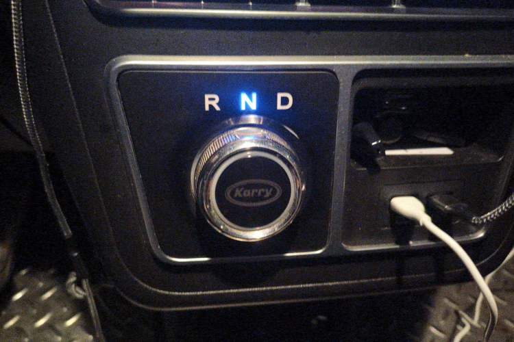 Used Karry Dolphin EV 2021 Upgraded Smart Enjoyment Model Gear Lever