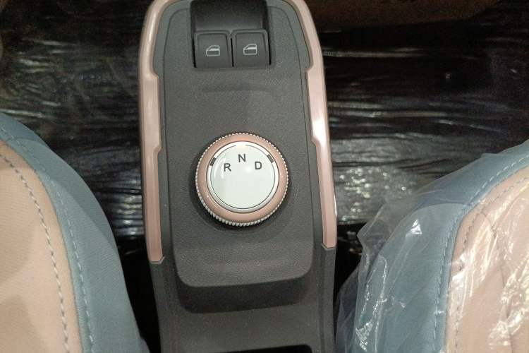 Used Chery QQ Ice Cream 2024 205km Sundae Gear Lever
