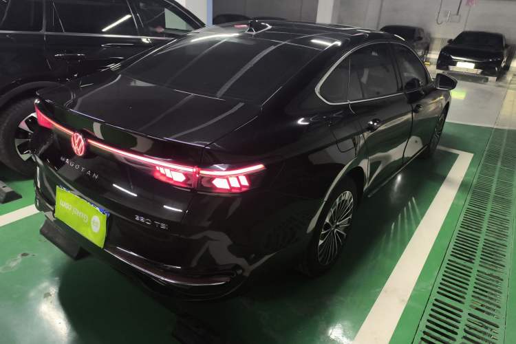 Used Volkswagen Magotan 2024 380TSI DSG Prestige Edition DaMai Package