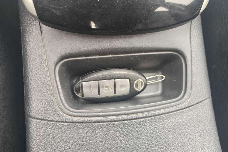 Used Nissan Sylphy 2019 1.6XV CVT Smart Connect Luxury Edition China VI Standard Vehicle Key