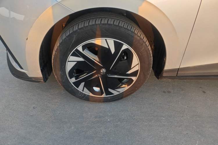 Used MG 4 EV 2023 415 km Range Sea-Faring Champion Edition Left Front Wheel Hub