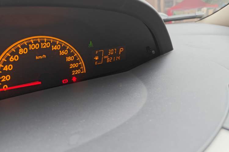 Used Toyota Yaris 2009 1.6E Automatic Comfort Edition Odometer Close Up