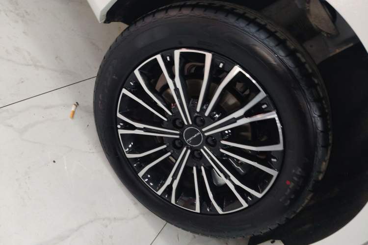 Used FORTHING Xinghai V9 2026 Model, More Enjoyment Series, 200km Comfort Edition
