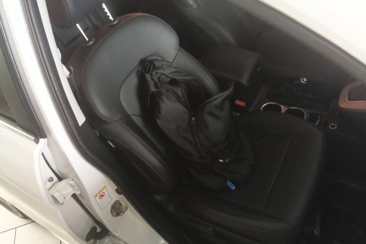 Used Haval M6 2018 Revised Version 1.5T DCT Two-Wheel Drive Elite Edition Right Front Seat