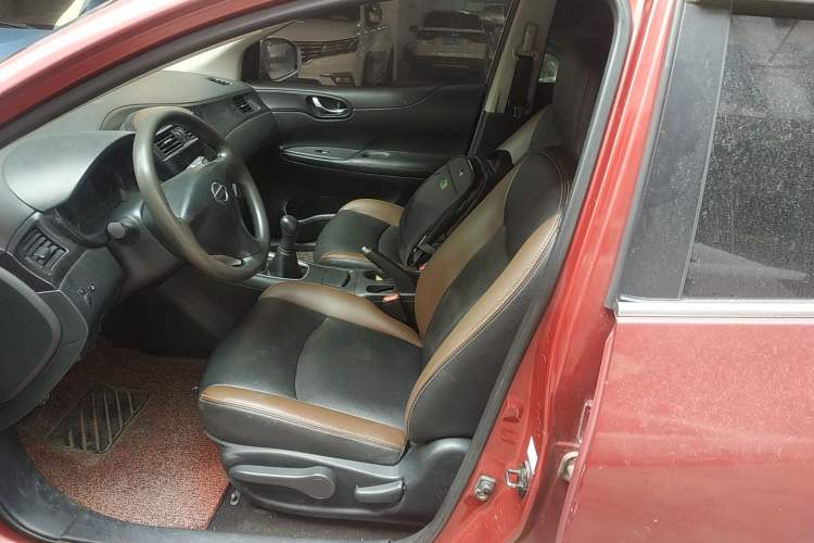 Used Nissan Tiida 2011 1.6L Manual Comfort Edition Left Front Seat