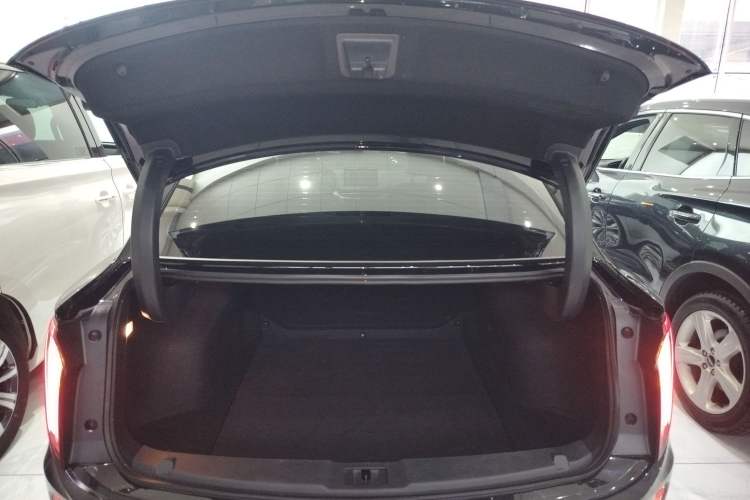 Used Hongqi E-QM5 2024 610 km PLUS
