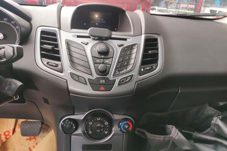 Used Ford Fiesta 2013 Hatchback 1.5L Automatic Fashion Edition
