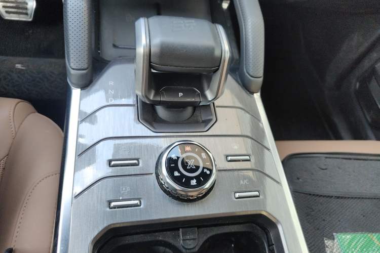 Used JETOUR Traveler 2023 2.0T All-Wheel Drive CrossPRO+ Gear Lever