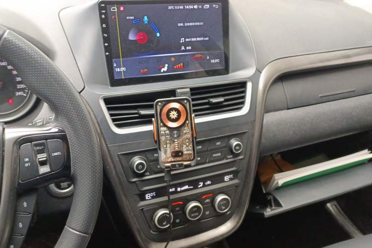 Used Bestune X80 2017 1.8T Automatic Luxury Model Audio And AC Panel