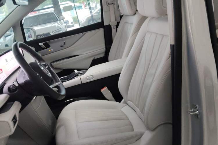 Used Buick GL8 New Energy 2024 Lu Zun Luxury Edition 7-Seater Left Front Seat