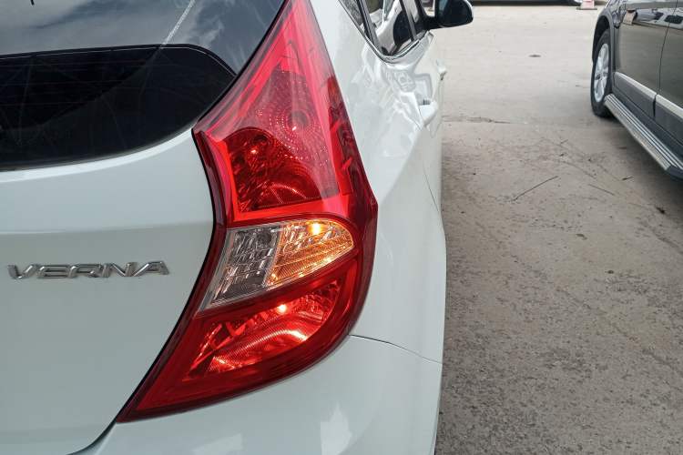 Used Hyundai Verna Ray 2014 1.4L Automatic GLX Right Rear Taillight