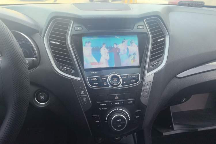 Used Hyundai Santa Fe 2015 2.0T Automatic All-Wheel Drive Smart Version 5 Seats
