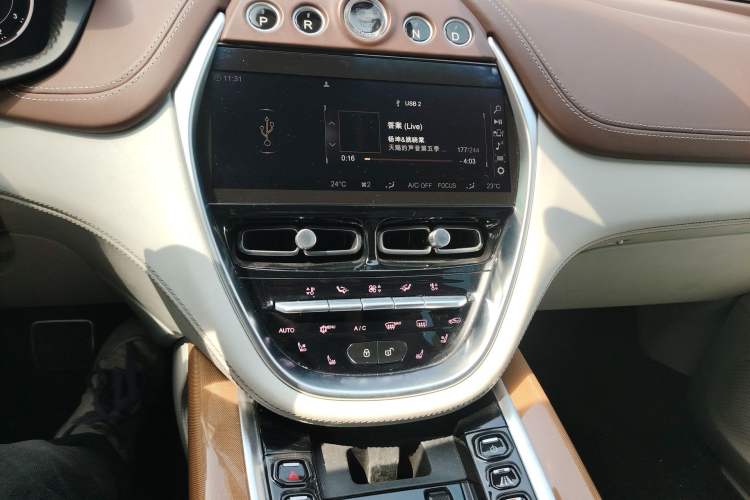 Used AstonMartin DBX 2022 3.0T STRAIGHT-SIX Audio And AC Panel