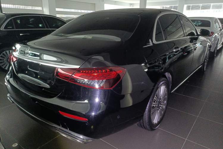 Used Mercedes-Benz E-Class 2023 Updated E 300 L Fashion Edition
