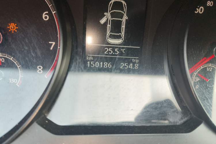 Used Volkswagen Passat 2017 280TSI DSG Luxury Edition Odometer Close Up