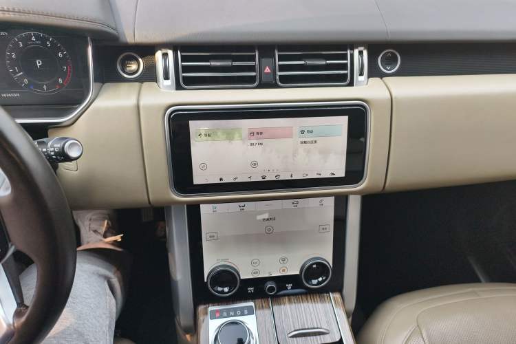 Used Land Rover Range Vogue 2017 3.0T Gasoline Base Version U.S. Specification Audio And AC Panel