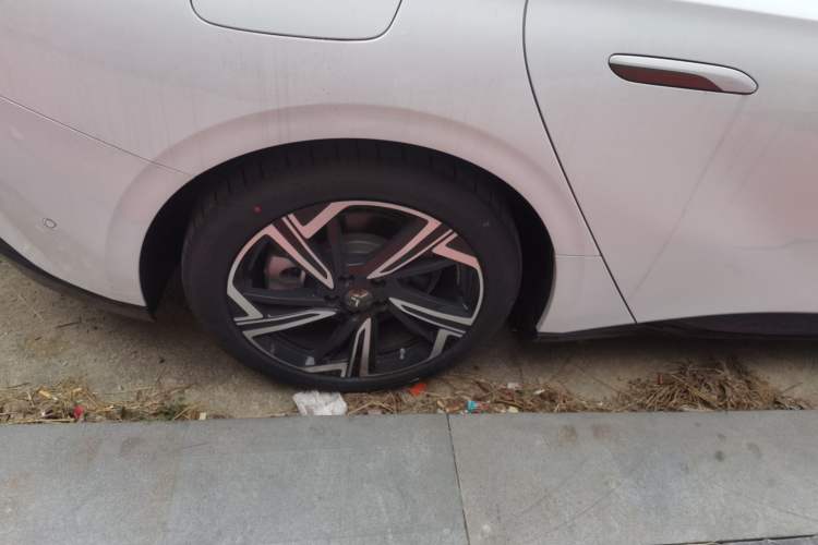 Used Hongqi EH7 2024 640 Pro+ All-Wheel Drive