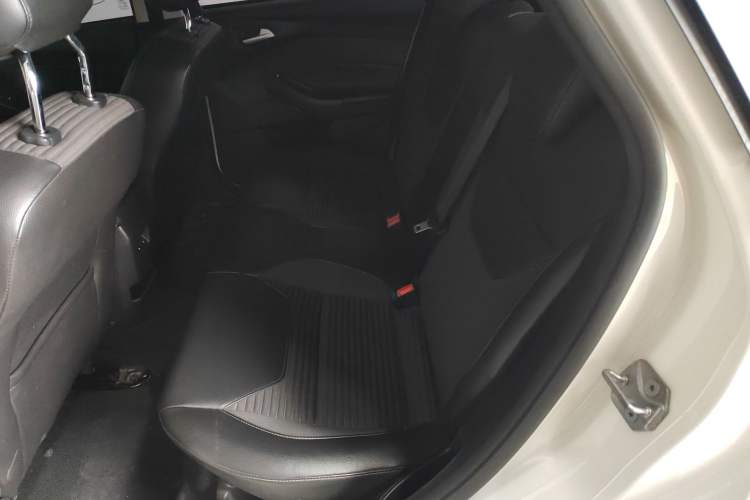 Used Ford Focus 2018 Hatchback Classic 1.6L Automatic Trendy SmartDrive Edition
