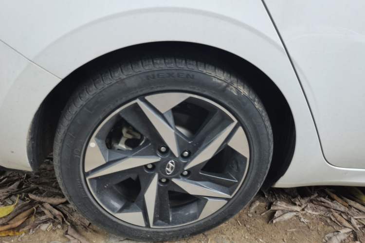 Used Hyundai Elantra 2022 1.5L CVT LUX Prestige Edition Exterior 5