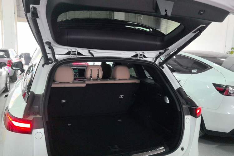 Used XPeng G9 2025 625 Long-Range Max Trunk