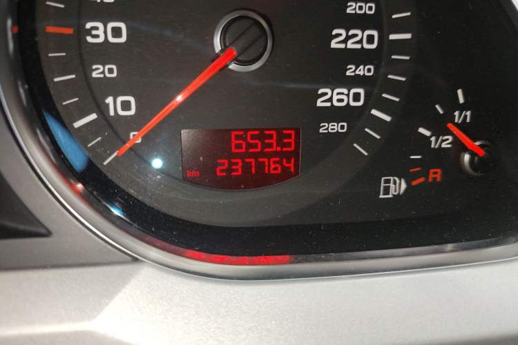 Used Audi A6L 2011 2.4L Comfort Edition Odometer Close Up