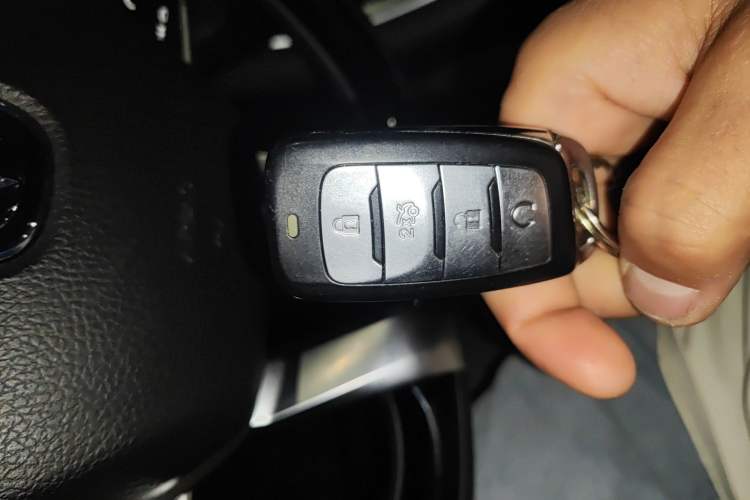 Used CHANGAN CS95 2019 2.0T Two-Wheel-Drive Luxury Version
