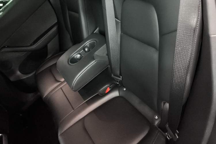 Used Tesla Model Y 2023 Rear-Wheel-Drive Version