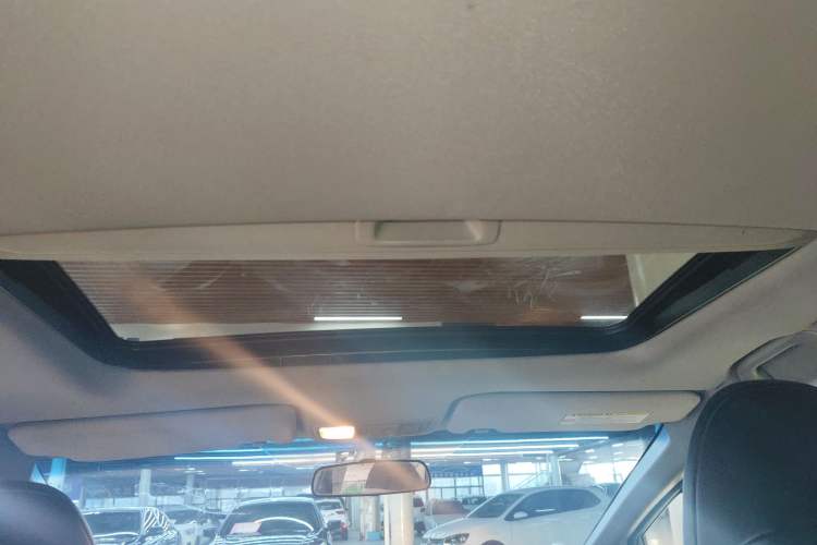 Used Honda Jade 2014 1.8L CVT Luxury Edition 5 seats
