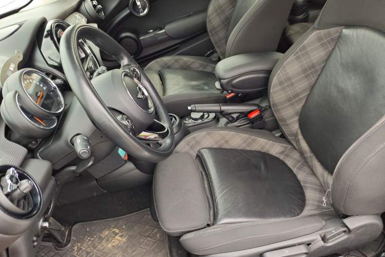 Used MINI 2016 1.5T COOPER Avant-Garde Left Front Seat