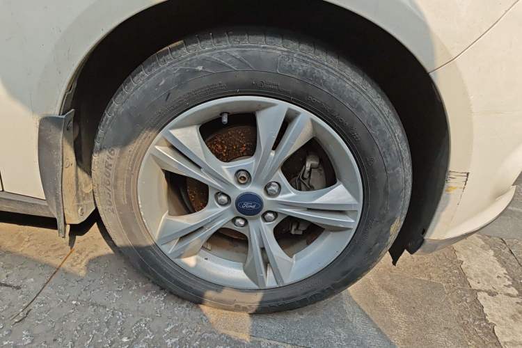 Used Ford Focus 2012 Sedan 1.6L Automatic Fashion Edition