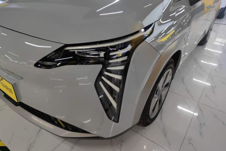 Used AION Y 2024 Younger