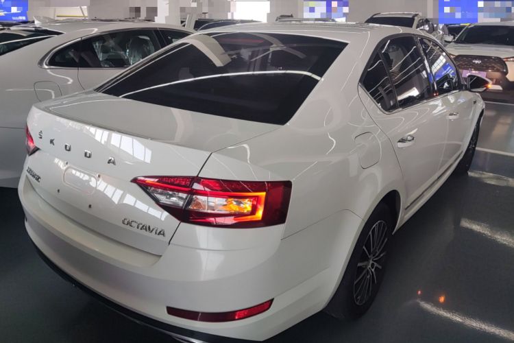 Used Skoda Octavia 2019 1.5L Automatic Smart Drive Luxury Edition China VI Standard