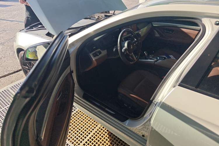 Used BMW 5 Series 2014 520i Touring Edition
