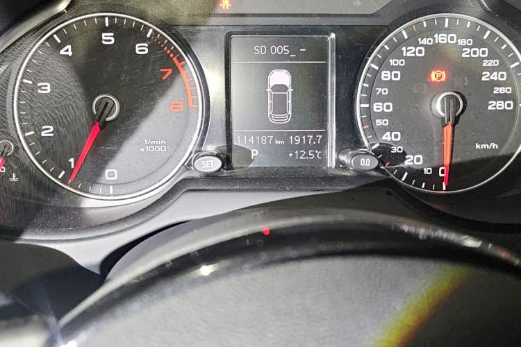 Used Audi Q5 2018 Collector's Edition 40 TFSI Ambition Model