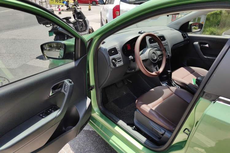 Used Volkswagen Polo 2013 1.4L Automatic Comfort Edition