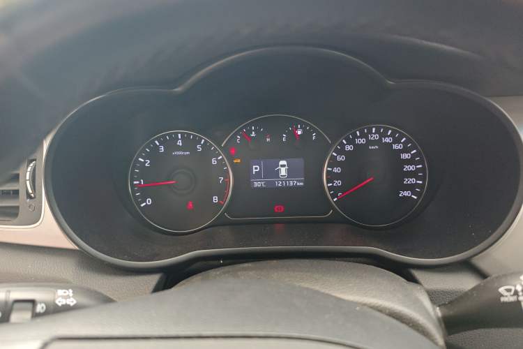 Used Kia Carens 2013 2.0L 7-Seater Automatic Standard Version China V Standard Instrument Cluster